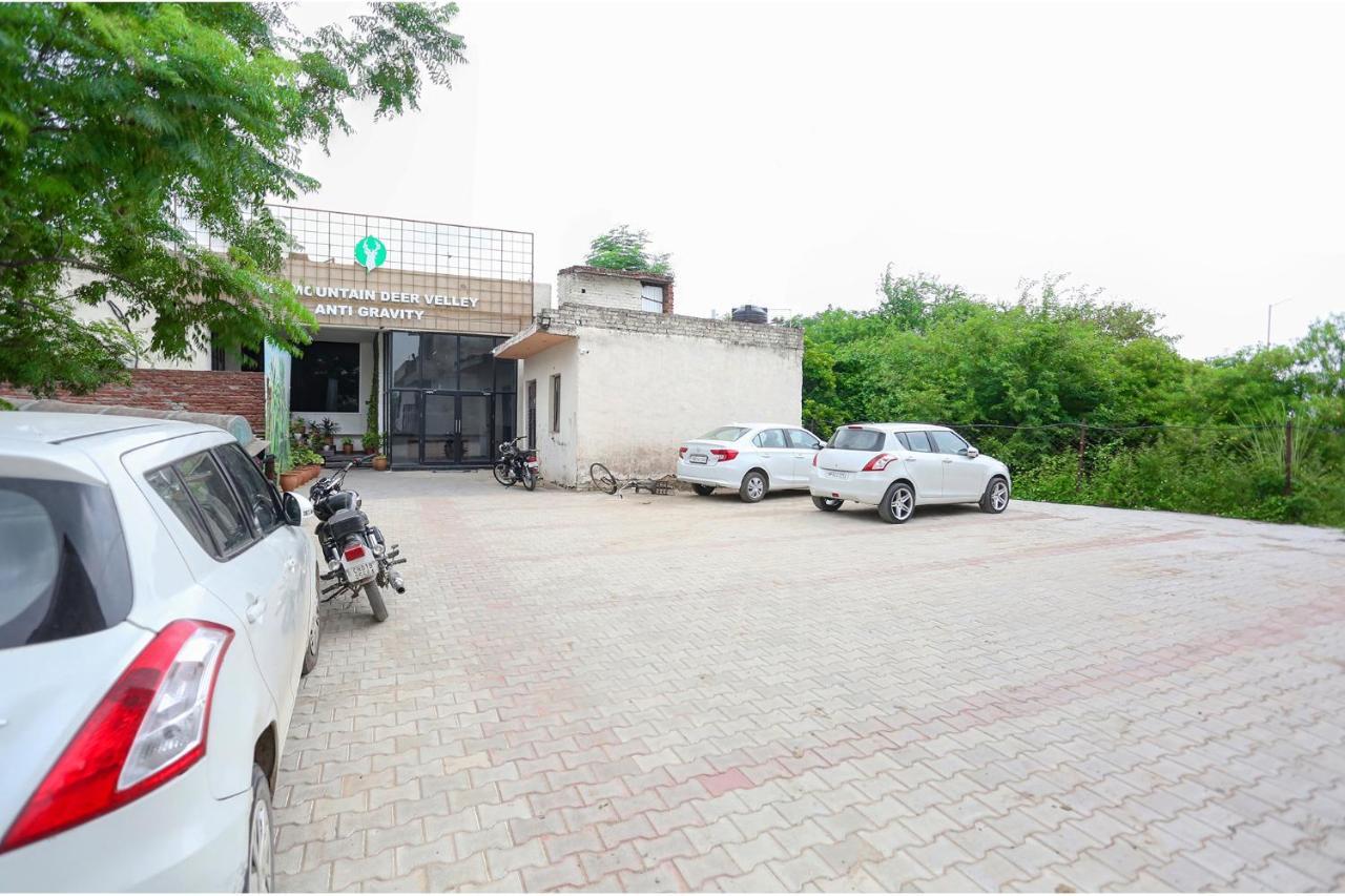 Fabhotel The Mountain Deer Valley Chandigarh Exterior photo